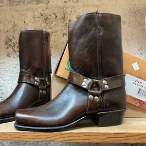 4 pairs per box of Vintage Cowboy boots (sizes and colors will very) Laredo | Shoes | 4 Pairs Per Box Of Vintage Cowboy Boots  main image 3
